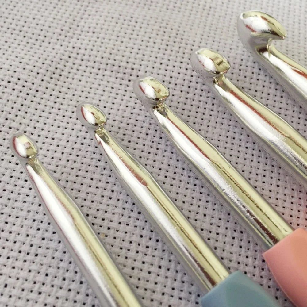 15PCS Crochet Hooks Kit 2.0mm to 8.0mm Aluminum Crochet Needles Set with Storage Bag Yarn Weave Knitting Needle DIY Weaving Tool